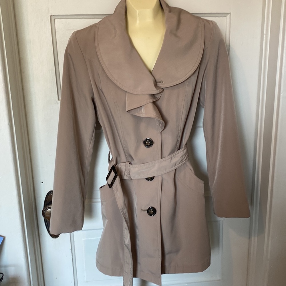 Cynthia Rowley trench coat jacket with ruffled collar size small.